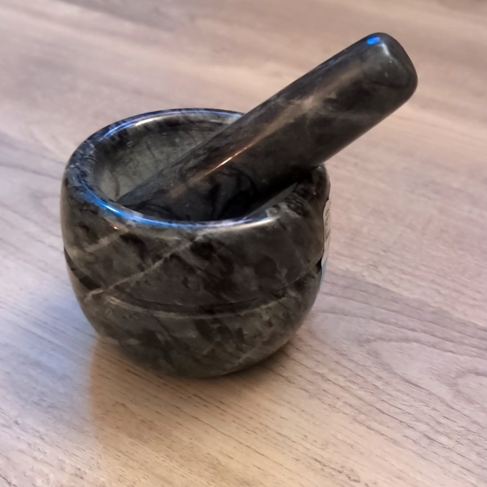 Motar and pestle